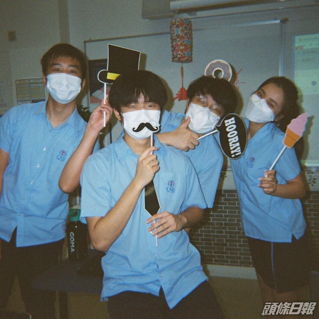 姚焯菲（右一）心情似乎未受緋聞影響。